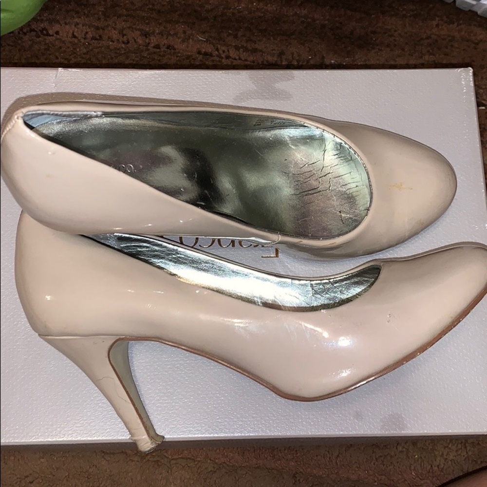 TAN HEELS